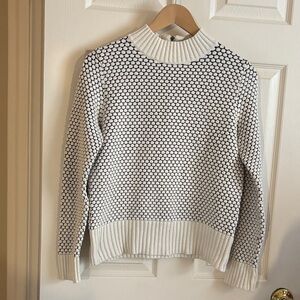 Banana Republic White and Black Honeycomb Sweater